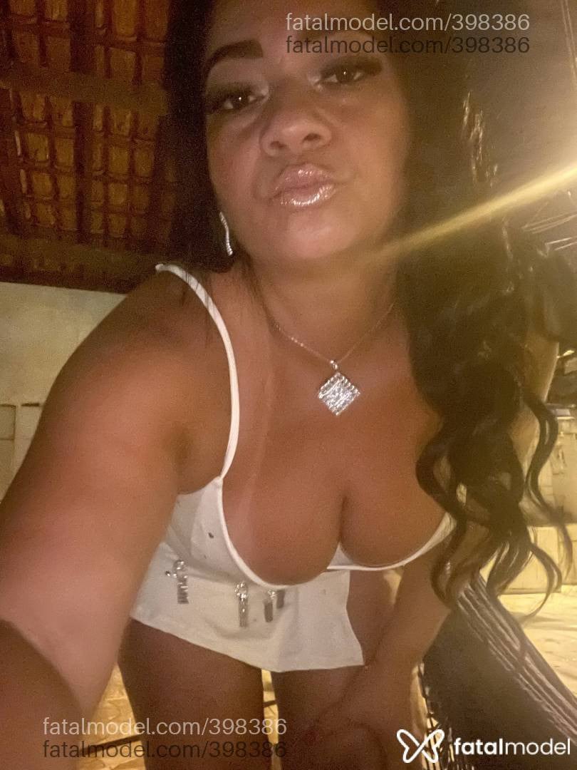 Acompanhante mulher morena (o) de olhos pretos - Isabela Junqueira Acompanhante mulher morena (o) de olhos pretos - Isabela Junqueira