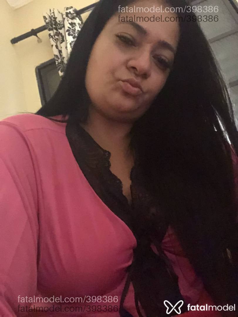 Acompanhante mulher morena (o) de olhos pretos - Isabela Junqueira
