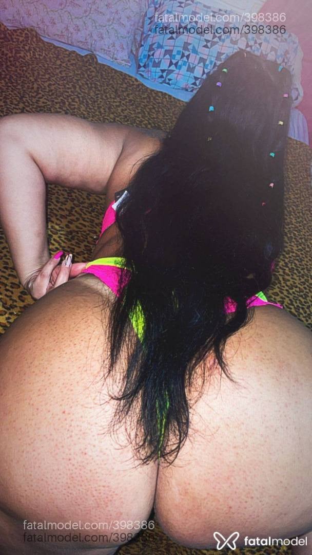 Acompanhante mulher morena (o) de olhos pretos - Isabela Junqueira