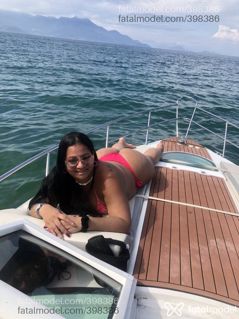 Acompanhante mulher morena (o) de olhos pretos - Isabela Junqueira