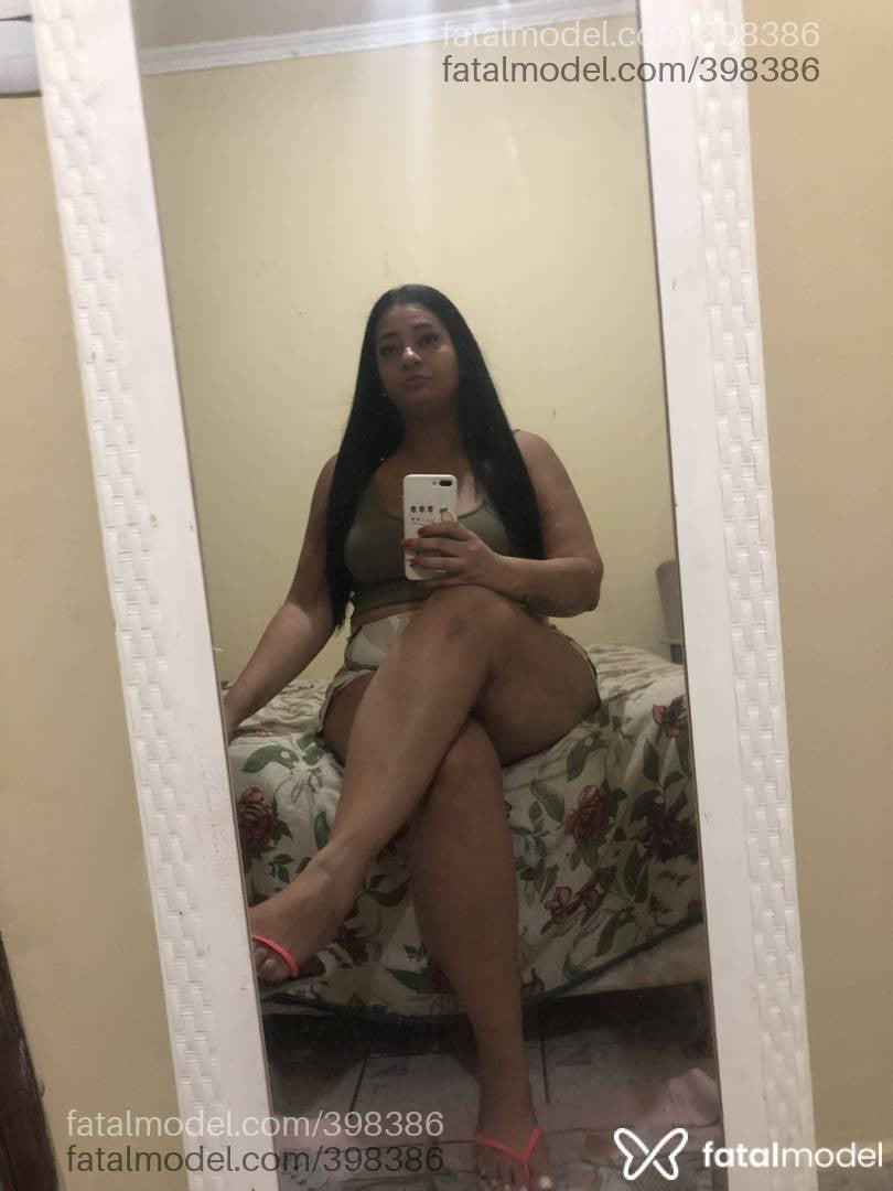 Acompanhante mulher morena (o) de olhos pretos - Isabela Junqueira