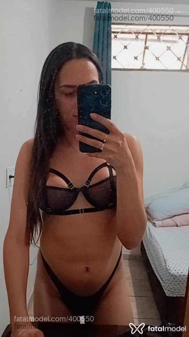 Acompanhante mulher trans com cabelo castanho de olhos mel em Curvelo Acompanhante mulher trans com cabelo castanho de olhos mel em Curvelo - Nicole Sophie