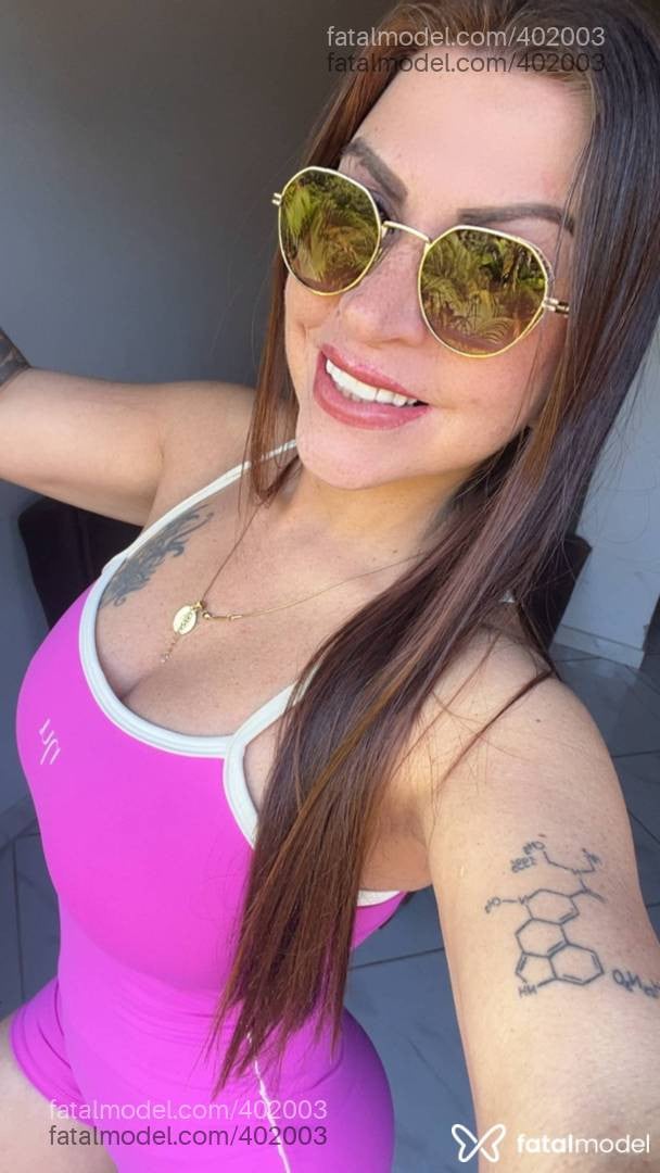 Acompanhante mulher ruiva (o) de olhos castanhos - Bruna