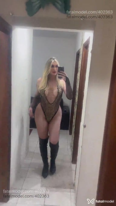 Acompanhante travesti loira (o) de olhos pretos - Ruby Almeida