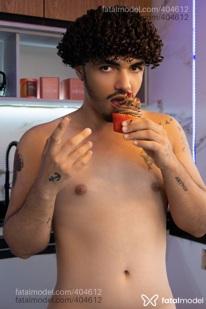 Acompanhante homem com cabelo castanho de olhos castanhos em Passo Fundo Acompanhante homem com cabelo castanho de olhos castanhos em Passo Fundo - MineiroSafado