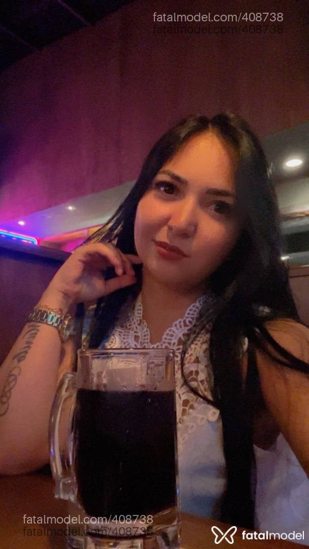Acompanhante mulher morena (o) de olhos castanhos - Marina