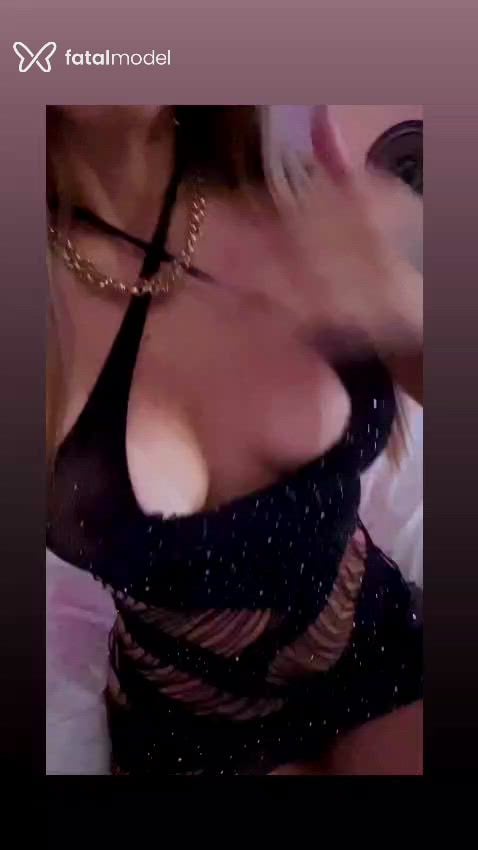 Acompanhante mulher loira (o) de olhos azuis - Nina Becker