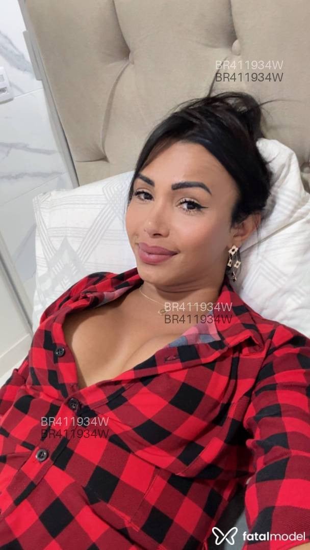 Acompanhante travesti morena (o) de olhos pretos em Goiânia - Emanuelle Amaral