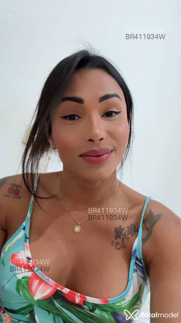 Acompanhante travesti morena (o) de olhos pretos em Goiânia - Emanuelle Amaral
