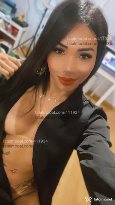 Acompanhante travesti morena (o) de olhos pretos em Goiânia - Emanuelle Amaral