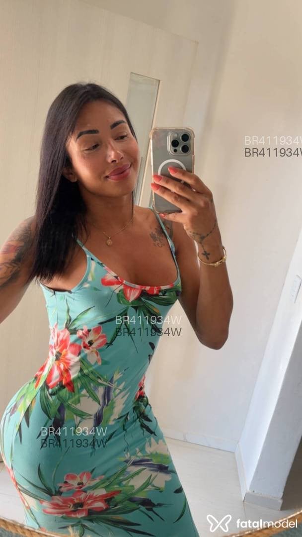 Acompanhante travesti morena (o) de olhos pretos em Goiânia - Emanuelle Amaral