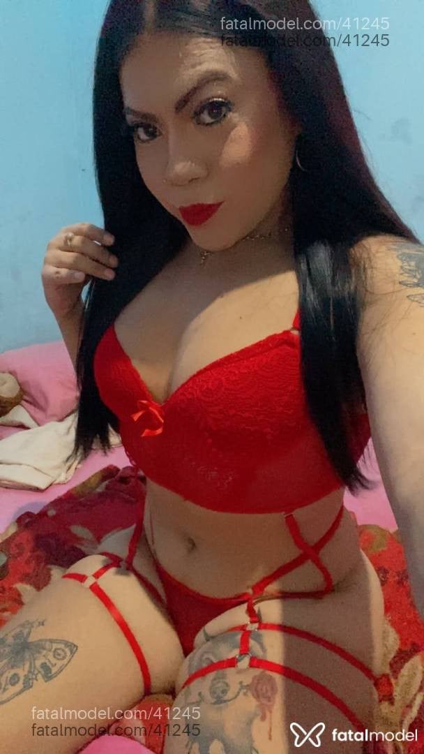 Acompanhante mulher trans morena (o) de olhos castanhos - Dáphinne Stocker Acompanhante mulher trans morena (o) de olhos castanhos - Dáphinne Stocker