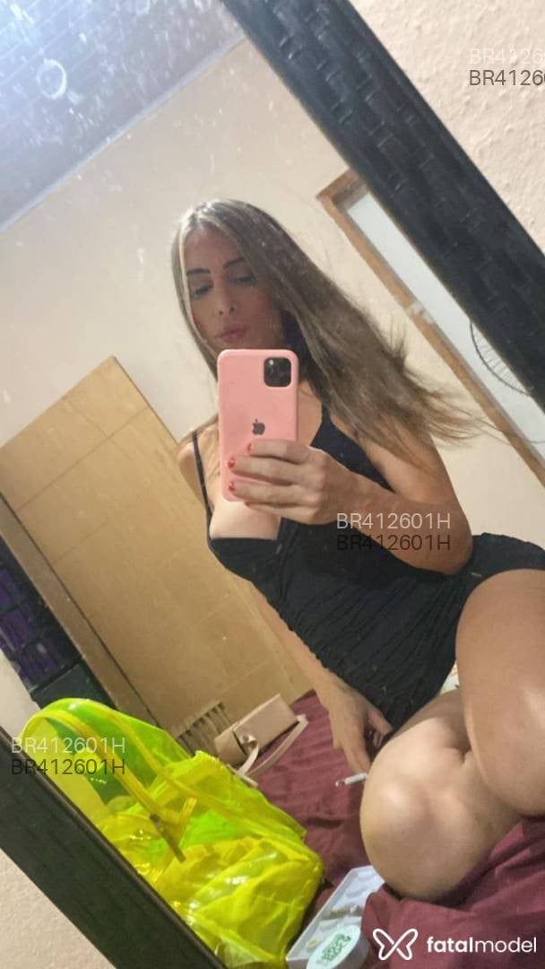 Acompanhante mulher trans com cabelo castanho de olhos castanhos em Ipatinga Acompanhante mulher trans com cabelo castanho de olhos castanhos em Ipatinga - Isabella Passivinh