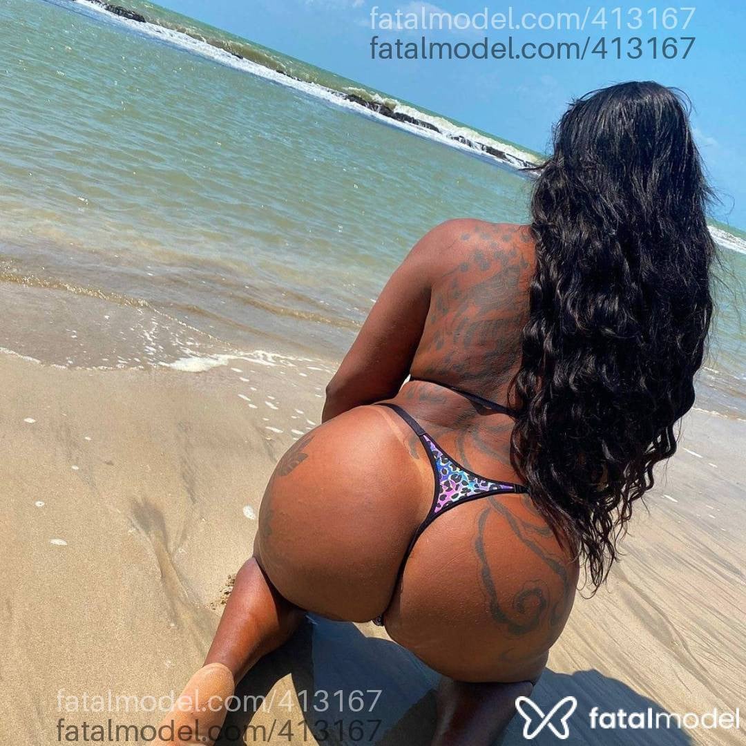 Acompanhante mulher trans com cabelo castanho de olhos castanhos - Jessika lins