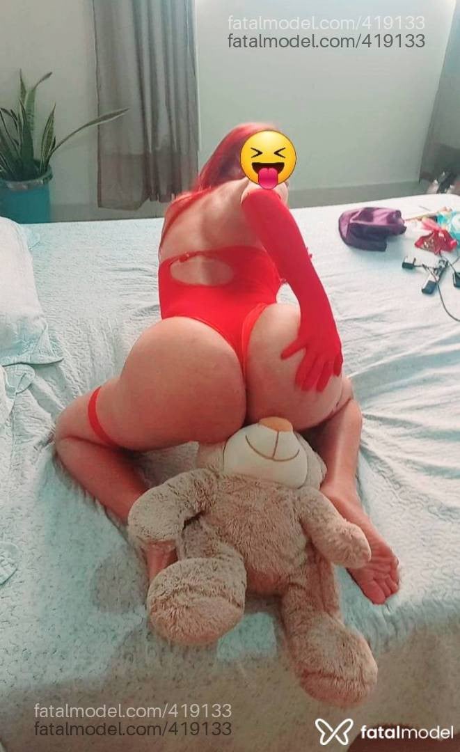 Acompanhante mulher trans ruiva (o) de olhos pretos - Penélope