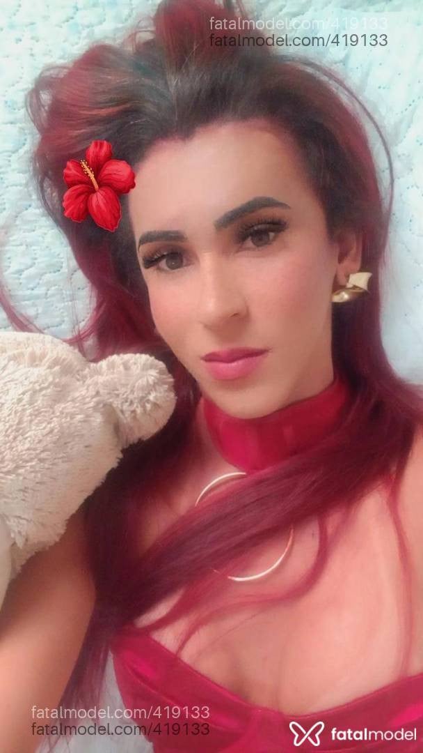 Acompanhante mulher trans ruiva (o) de olhos pretos - Penélope