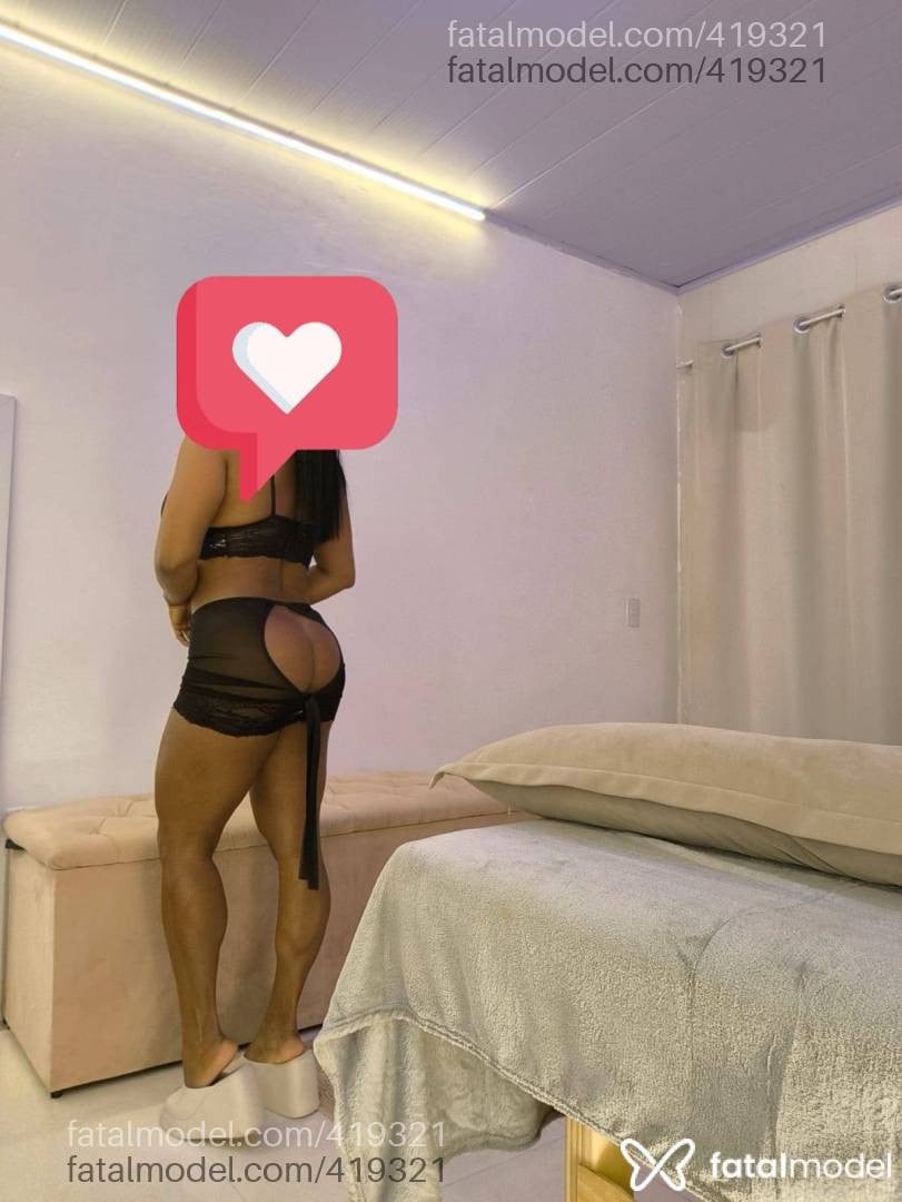 Acompanhante mulher morena (o) de olhos pretos - Ágatha