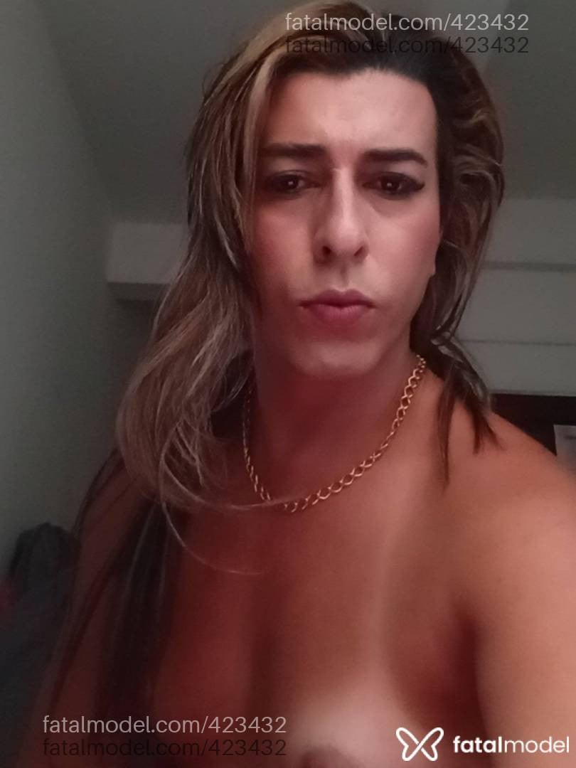 Acompanhante travesti com cabelo castanho de olhos mel - Bruna Acompanhante travesti com cabelo castanho de olhos mel - Bruna