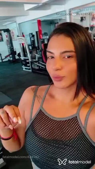 Acompanhante mulher trans com cabelo castanho de olhos castanhos em Franca - Julia Bittencourt