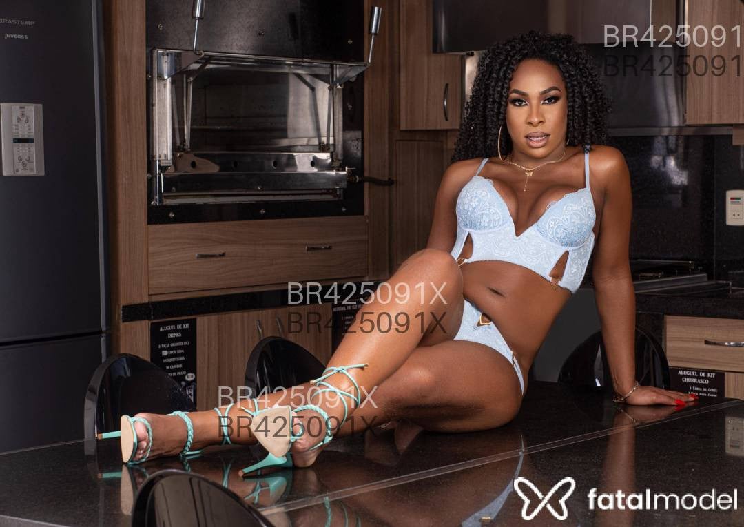 Acompanhante mulher trans morena (o) de olhos castanhos em Caxias do Sul - Jacqueline Guzmán
