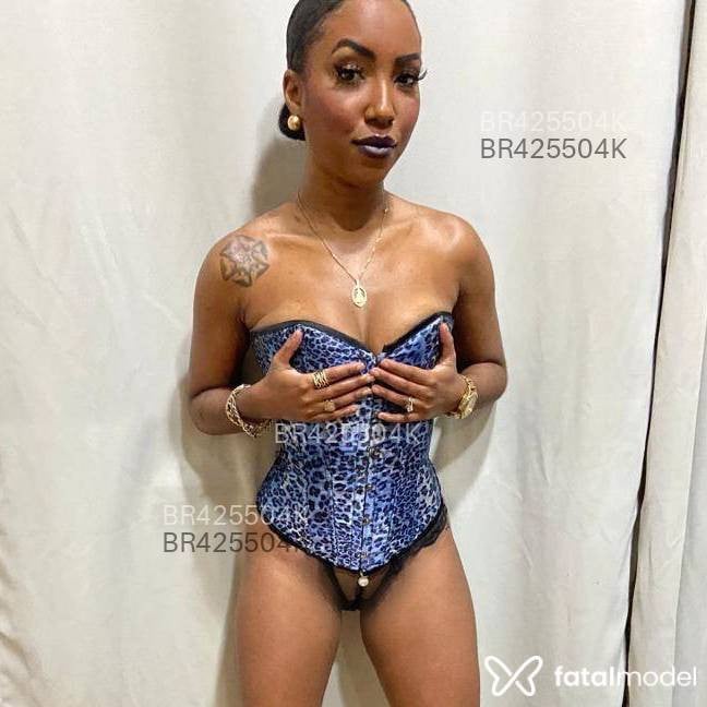 Acompanhante mulher morena (o) de olhos castanhos em Joinville - Débora Castanho