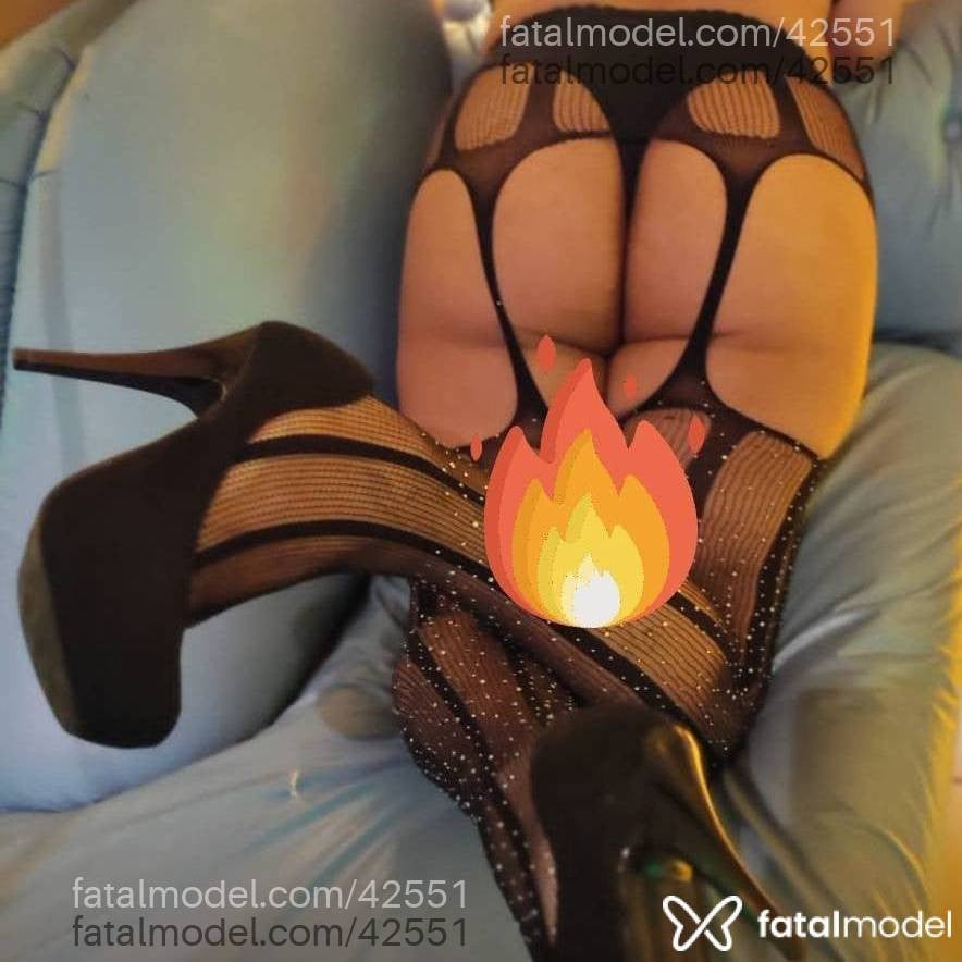 Acompanhante mulher com cabelo castanho de olhos castanhos - Lizy Morena