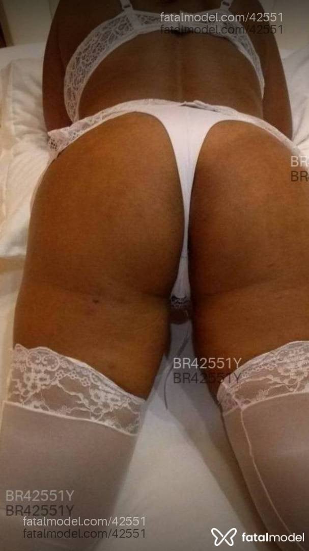 Acompanhante mulher com cabelo castanho de olhos castanhos - Lizy Morena