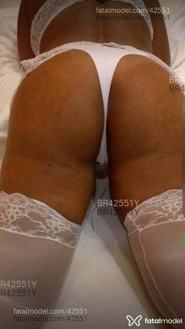 Acompanhante mulher com cabelo castanho de olhos castanhos - Lizy Morena