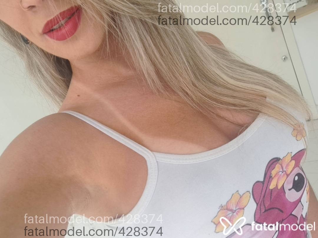 Acompanhante mulher loira (o) de olhos castanhos - DANY MELLO