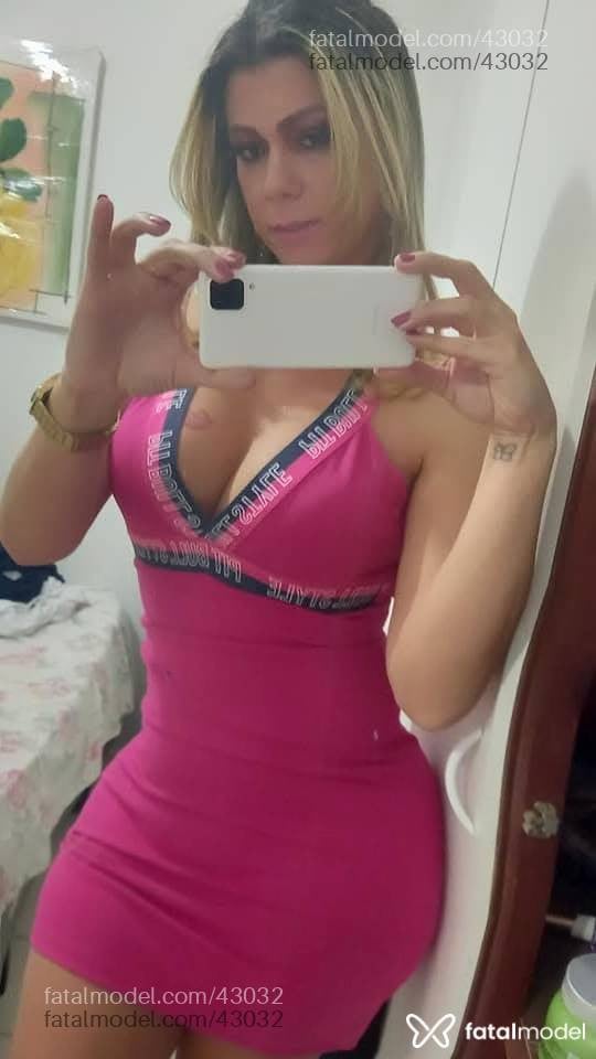 Acompanhante travesti loira (o) de olhos castanhos - Adriana