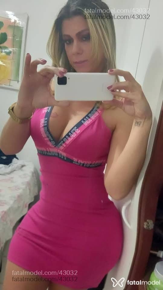Acompanhante travesti loira (o) de olhos castanhos - Adriana