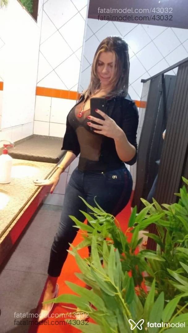 Acompanhante travesti loira (o) de olhos castanhos em Itumbiara - Adriana