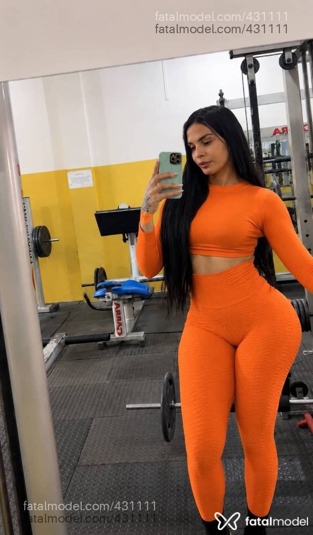 Acompanhante mulher trans morena (o) de olhos castanhos - Letícia Freitas