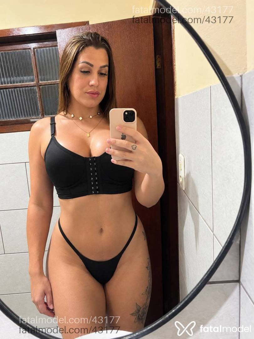 Acompanhante mulher trans loira (o) de olhos verdes - Thaylla