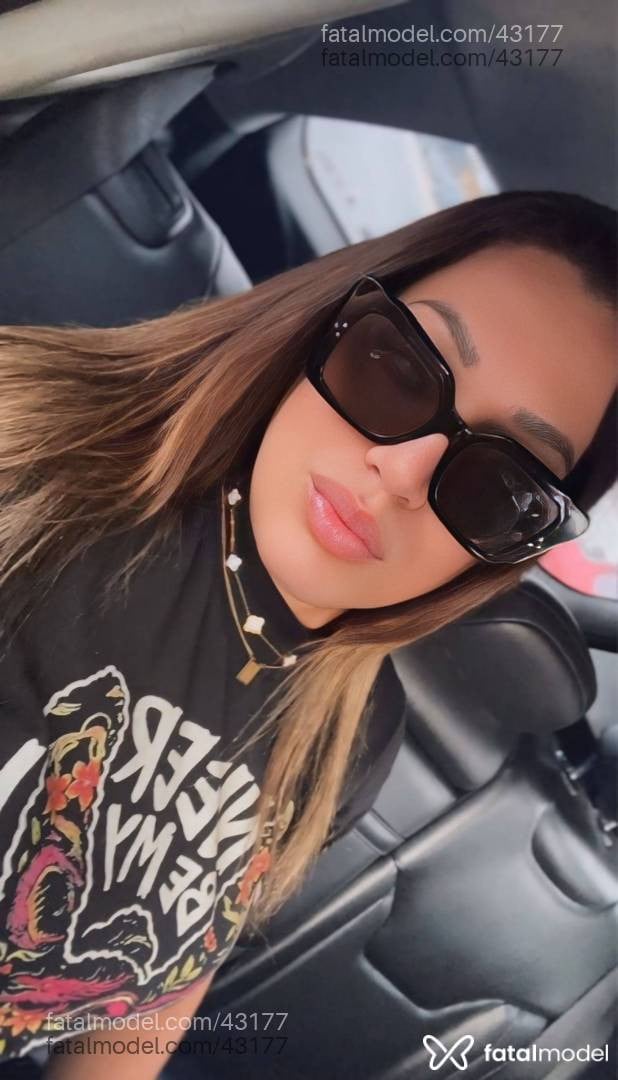 Acompanhante mulher trans loira (o) de olhos verdes - Thaylla