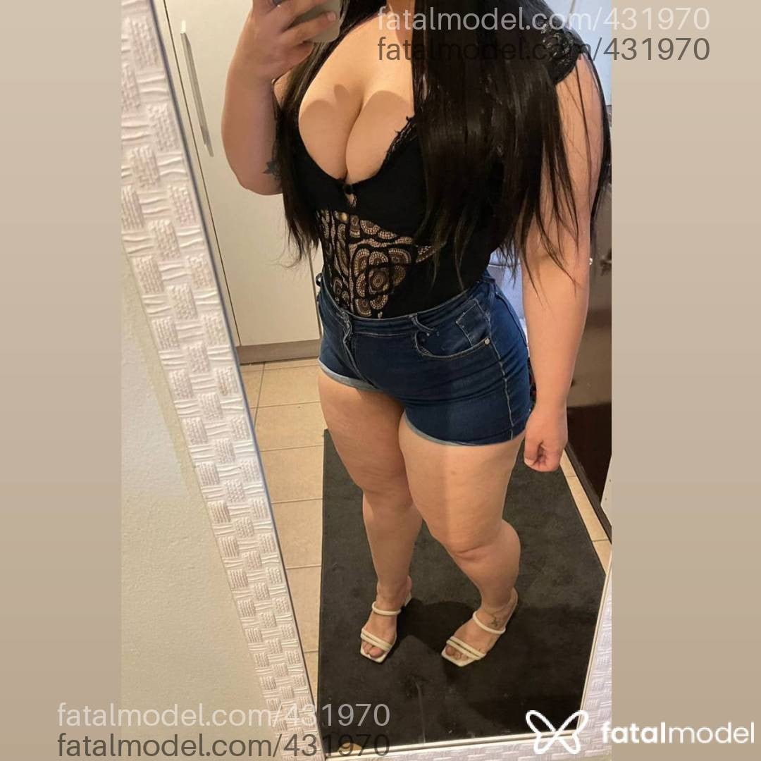 Acompanhante mulher com cabelo castanho de olhos castanhos em Brusque Acompanhante mulher com cabelo castanho de olhos castanhos em Brusque - Zaya