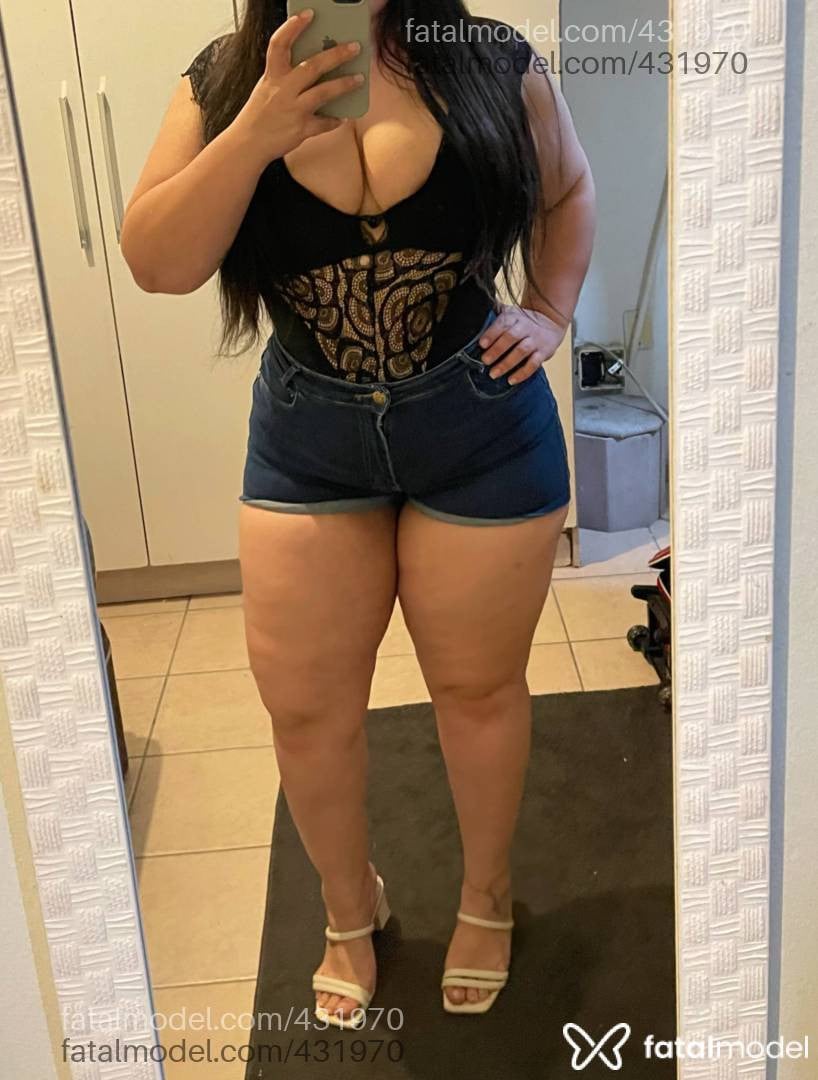Acompanhante mulher com cabelo castanho de olhos castanhos em Brusque Acompanhante mulher com cabelo castanho de olhos castanhos em Brusque - Zaya