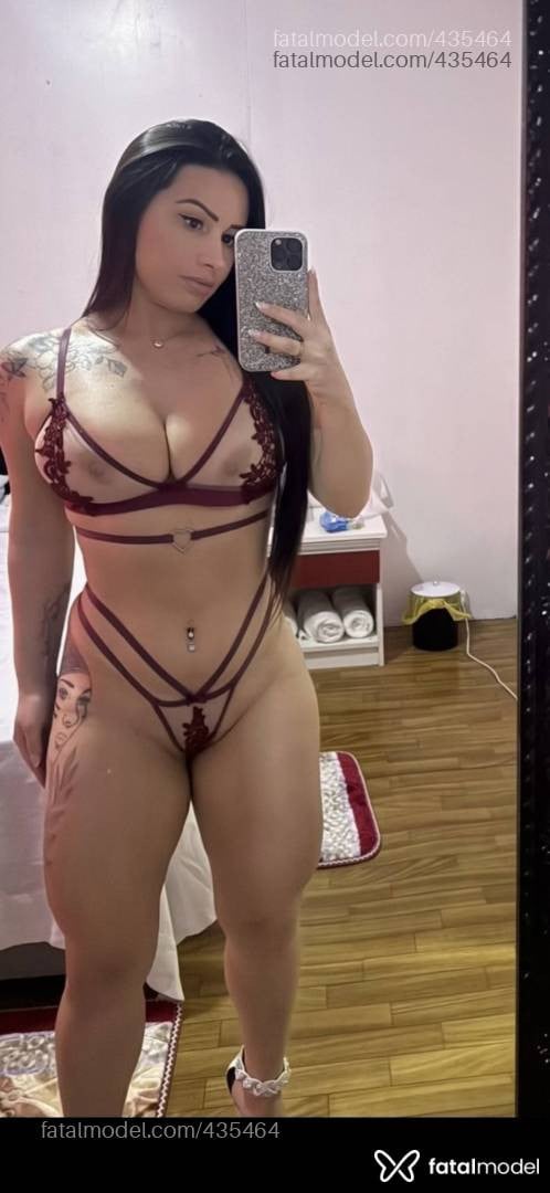 Acompanhante mulher com cabelo castanho de olhos castanhos - Bruna Moretti