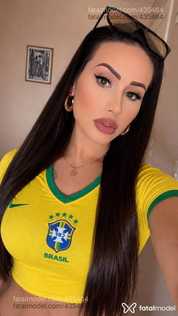 Acompanhante mulher com cabelo castanho de olhos castanhos em Caxias do Sul - Bruna Moretti