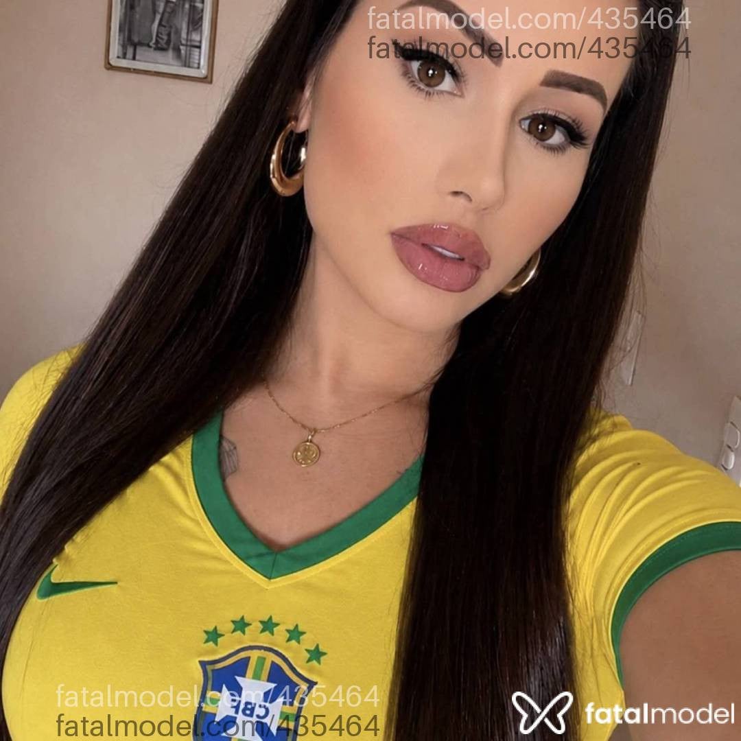 Acompanhante mulher com cabelo castanho de olhos castanhos em Caxias do Sul - Bruna Moretti