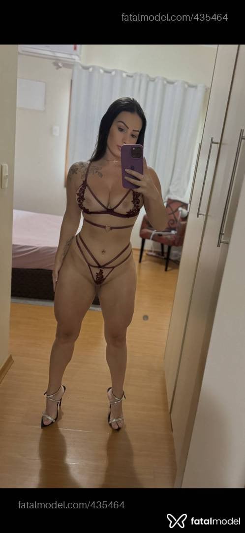 Acompanhante mulher com cabelo castanho de olhos castanhos - Bruna Moretti