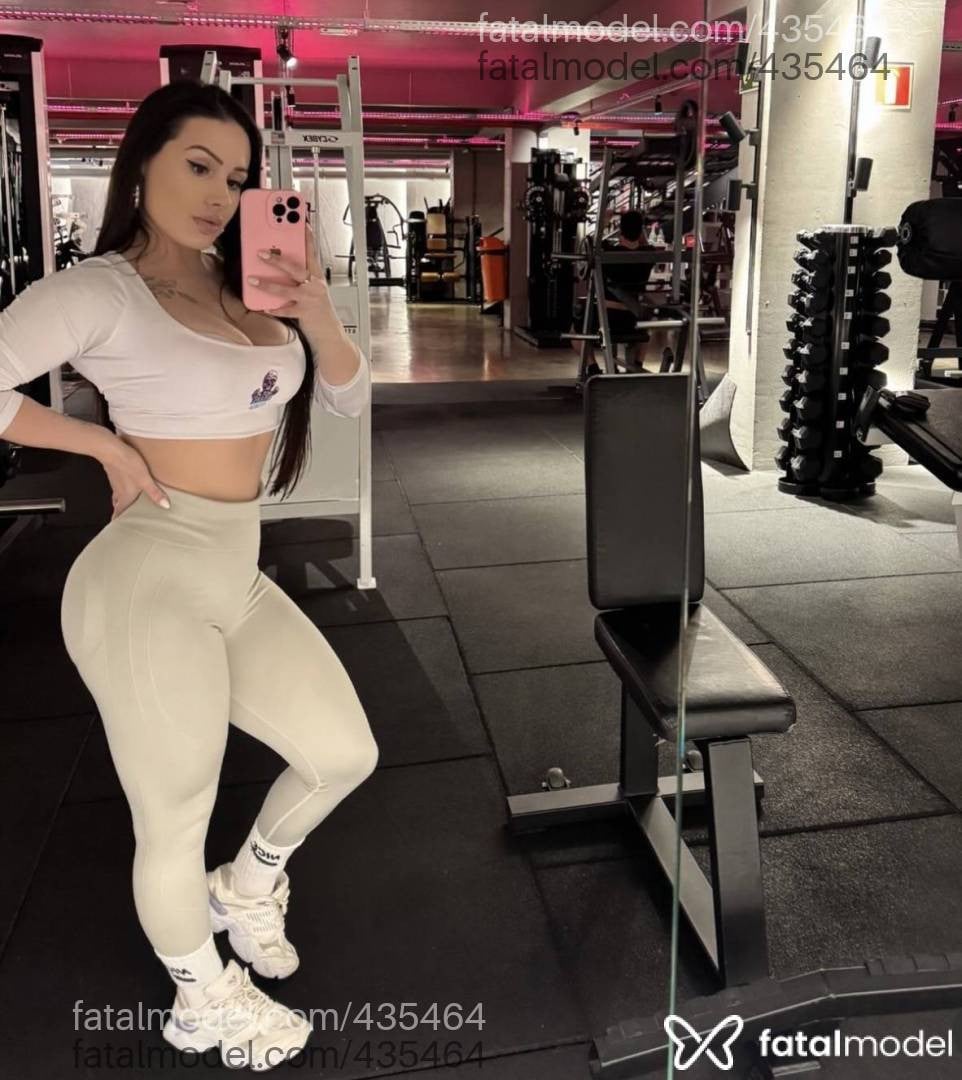 Acompanhante mulher com cabelo castanho de olhos castanhos - Bruna Moretti