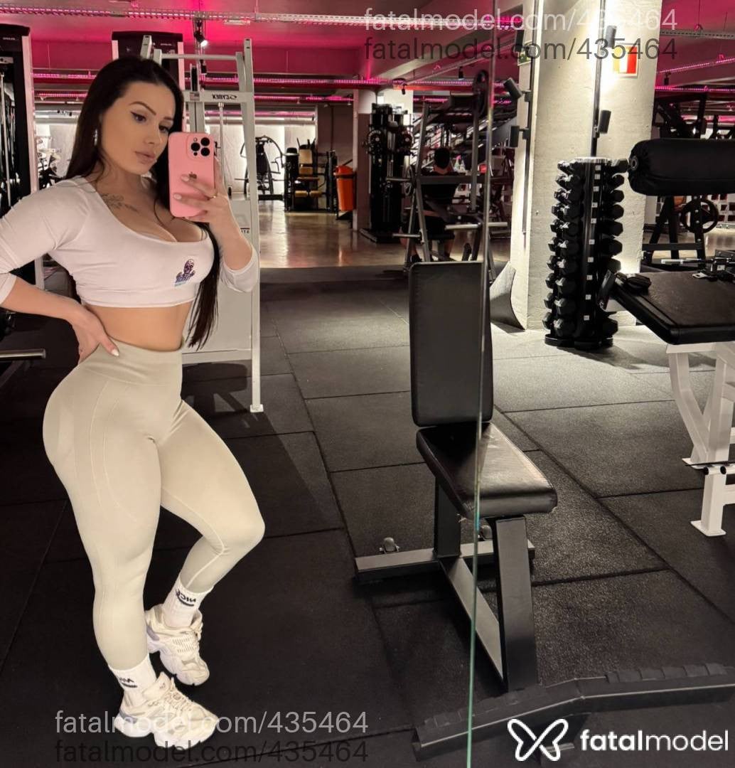 Acompanhante mulher com cabelo castanho de olhos castanhos em Caxias do Sul - Bruna Moretti