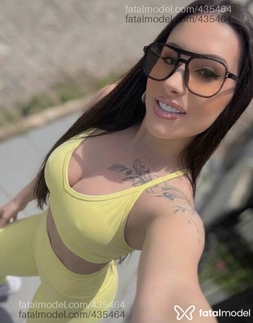 Acompanhante mulher com cabelo castanho de olhos castanhos - Bruna Moretti