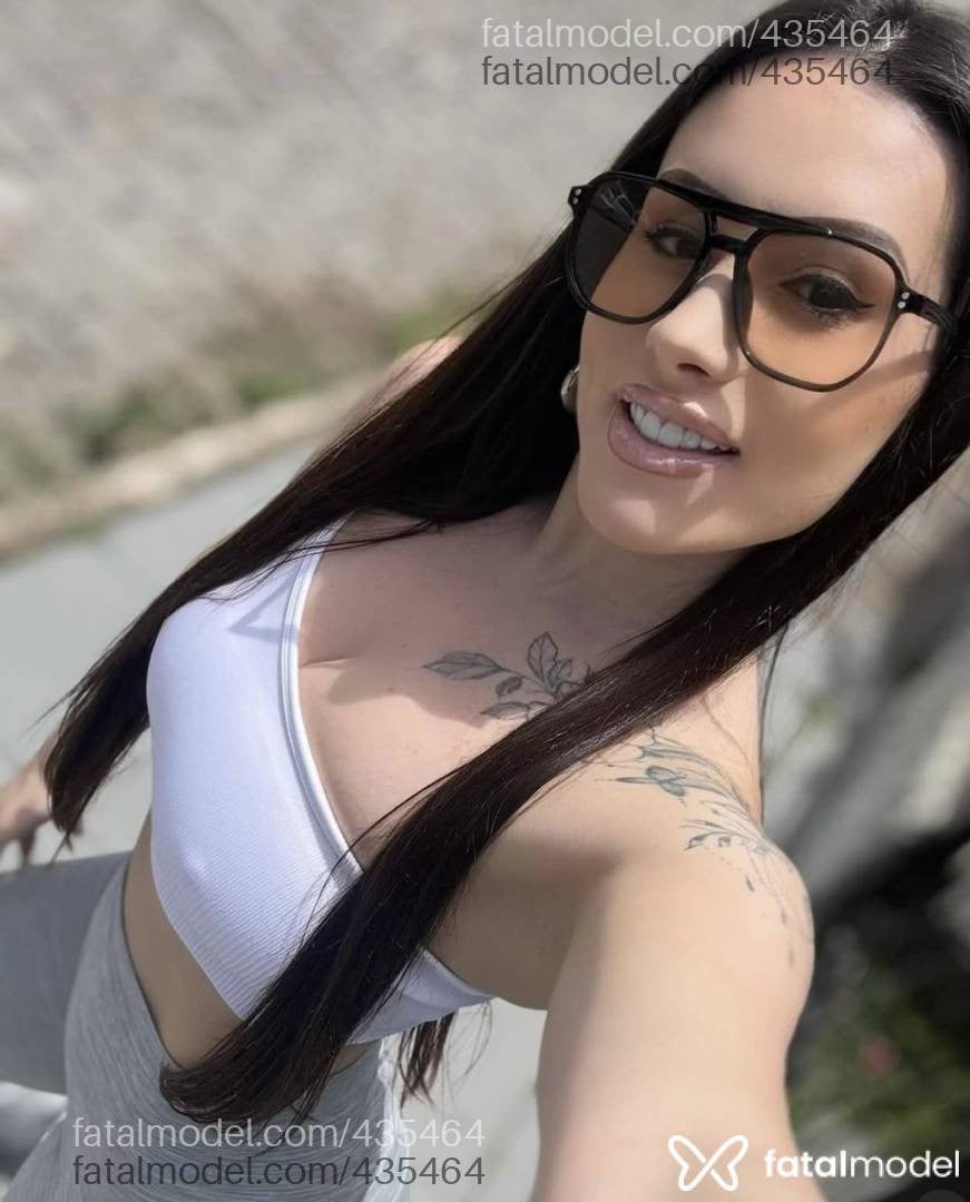 Acompanhante mulher com cabelo castanho de olhos castanhos em Caxias do Sul - Bruna Moretti
