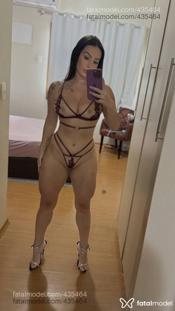 Acompanhante mulher com cabelo castanho de olhos castanhos - Bruna Moretti