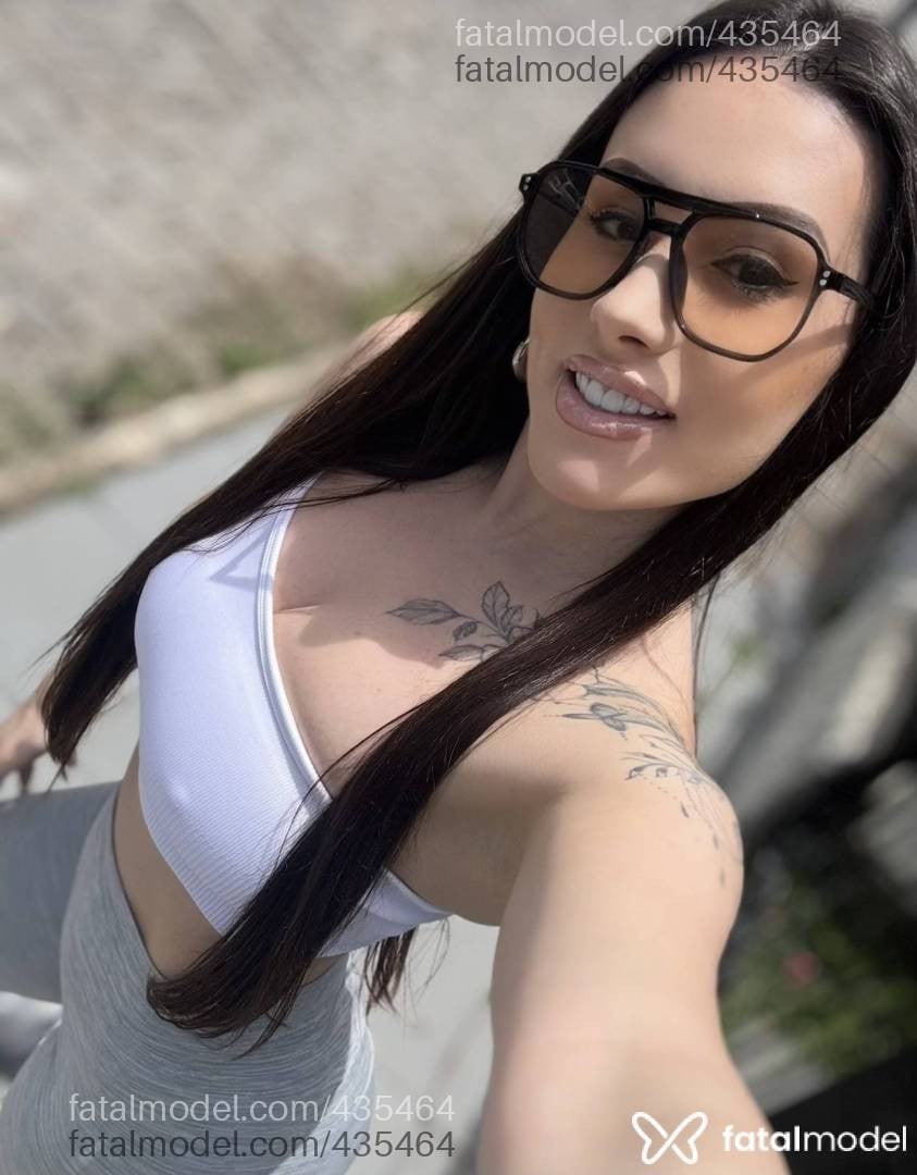 Acompanhante mulher com cabelo castanho de olhos castanhos em Caxias do Sul - Bruna Moretti