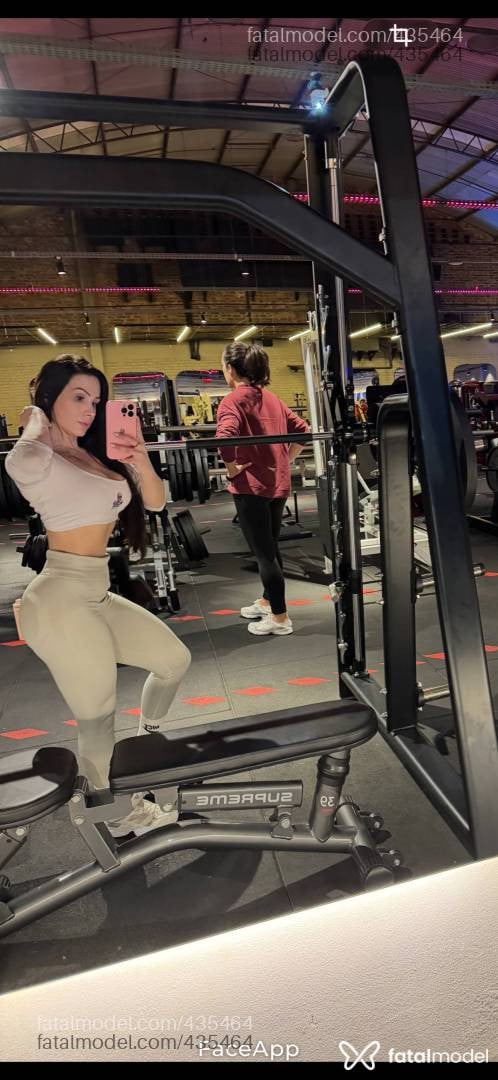 Acompanhante mulher com cabelo castanho de olhos castanhos - Bruna Moretti