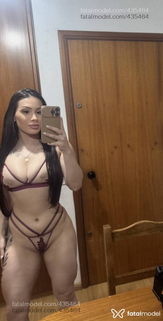 Acompanhante mulher com cabelo castanho de olhos castanhos - Bruna Moretti