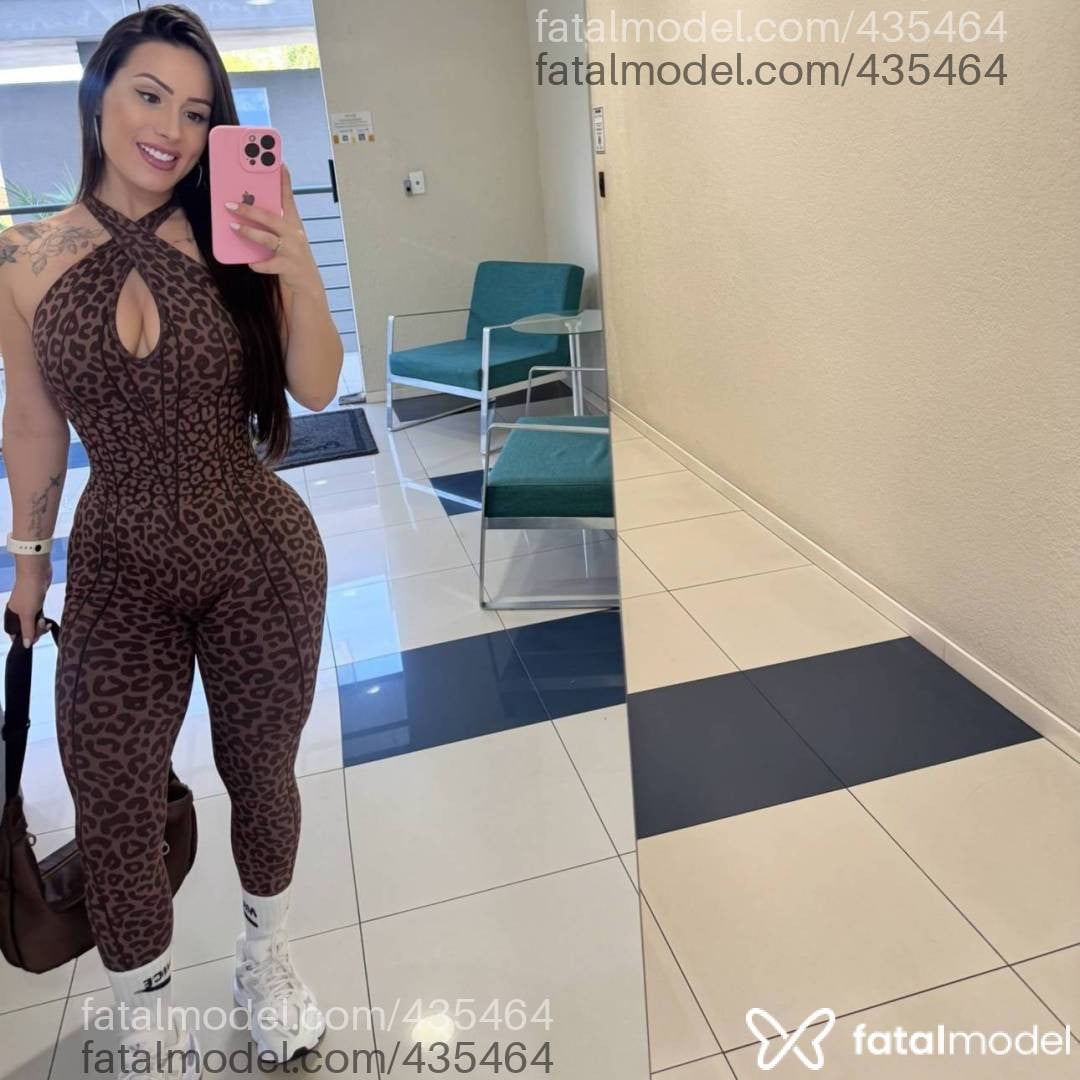 Acompanhante mulher com cabelo castanho de olhos castanhos - Bruna Moretti
